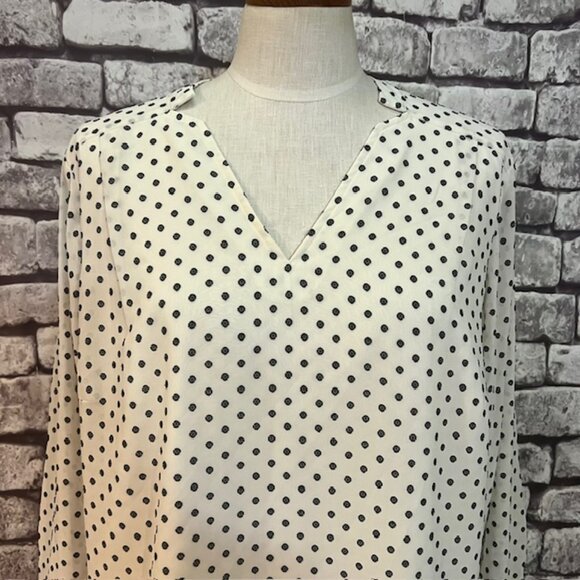 Talbots Ivory & Black V-Neck Polka Dot Blouse Size 2XP - Picture 2 of 9